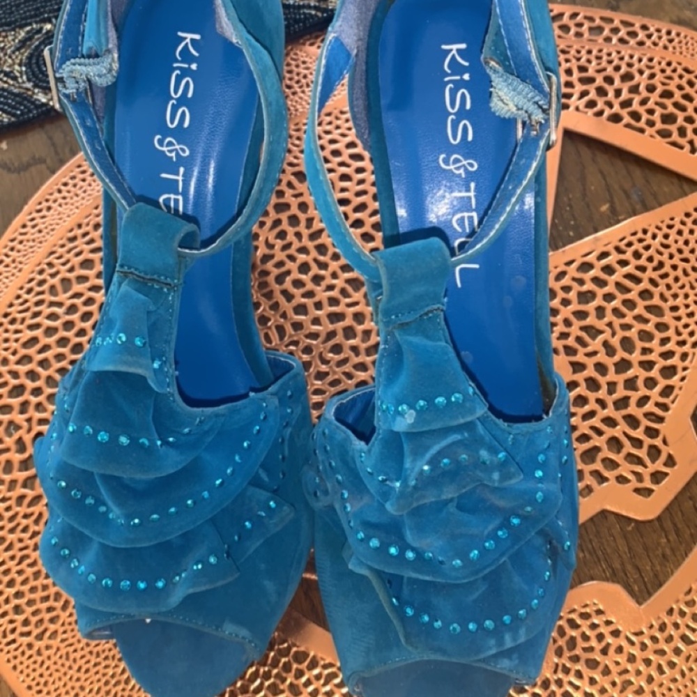 Kiss & Tell blue high heels